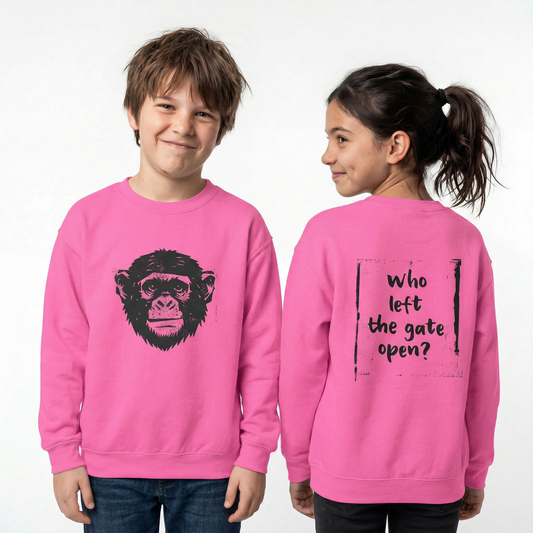 A boy and a girl wearing pink My circus -print crewneck